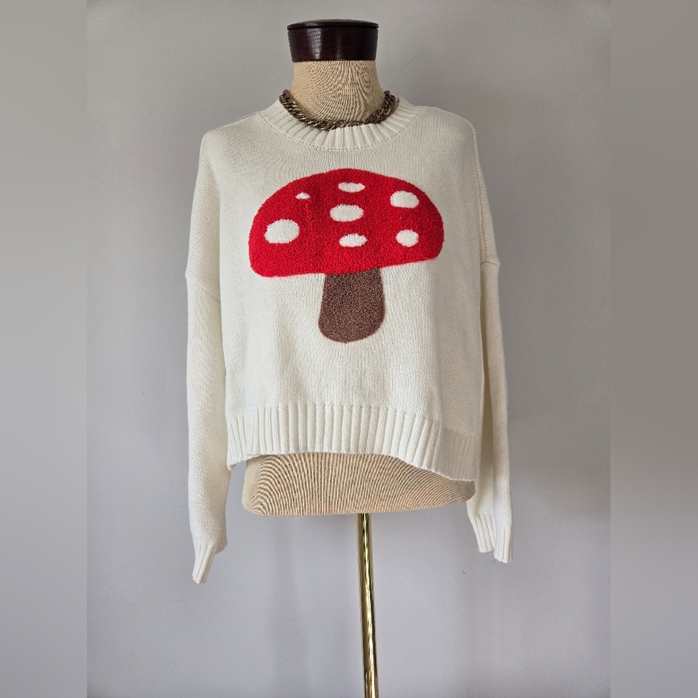 moon & madison Cream Knit Crop Sweater with Red Mushroom . Size Small